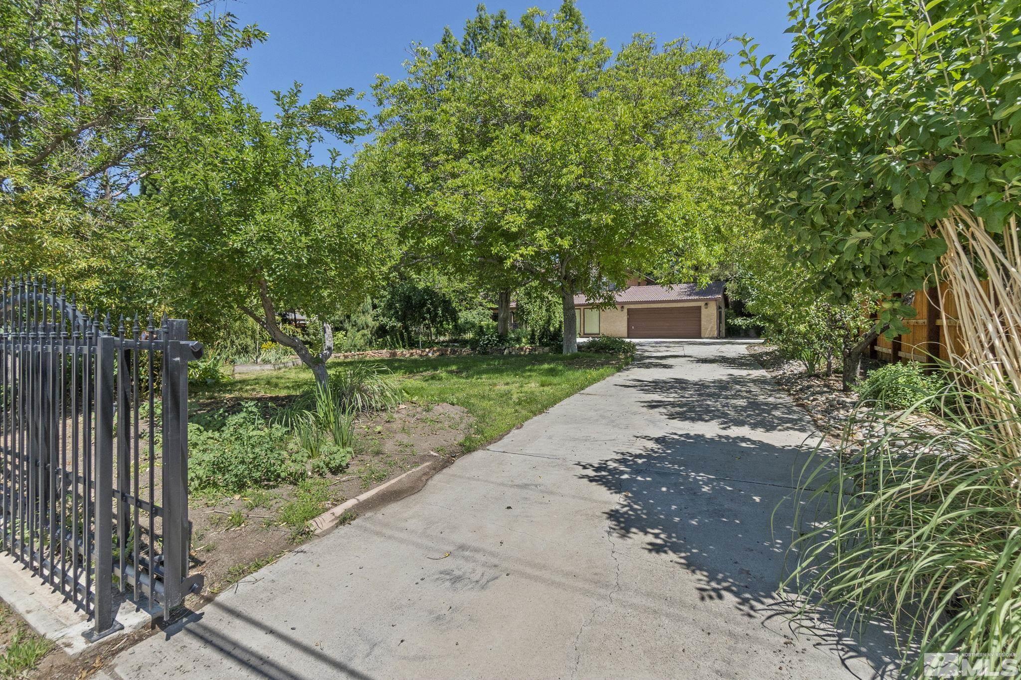 910 Spanish Springs Road Sparks, NV 89434 - Photo 4 of 40 Photo 4