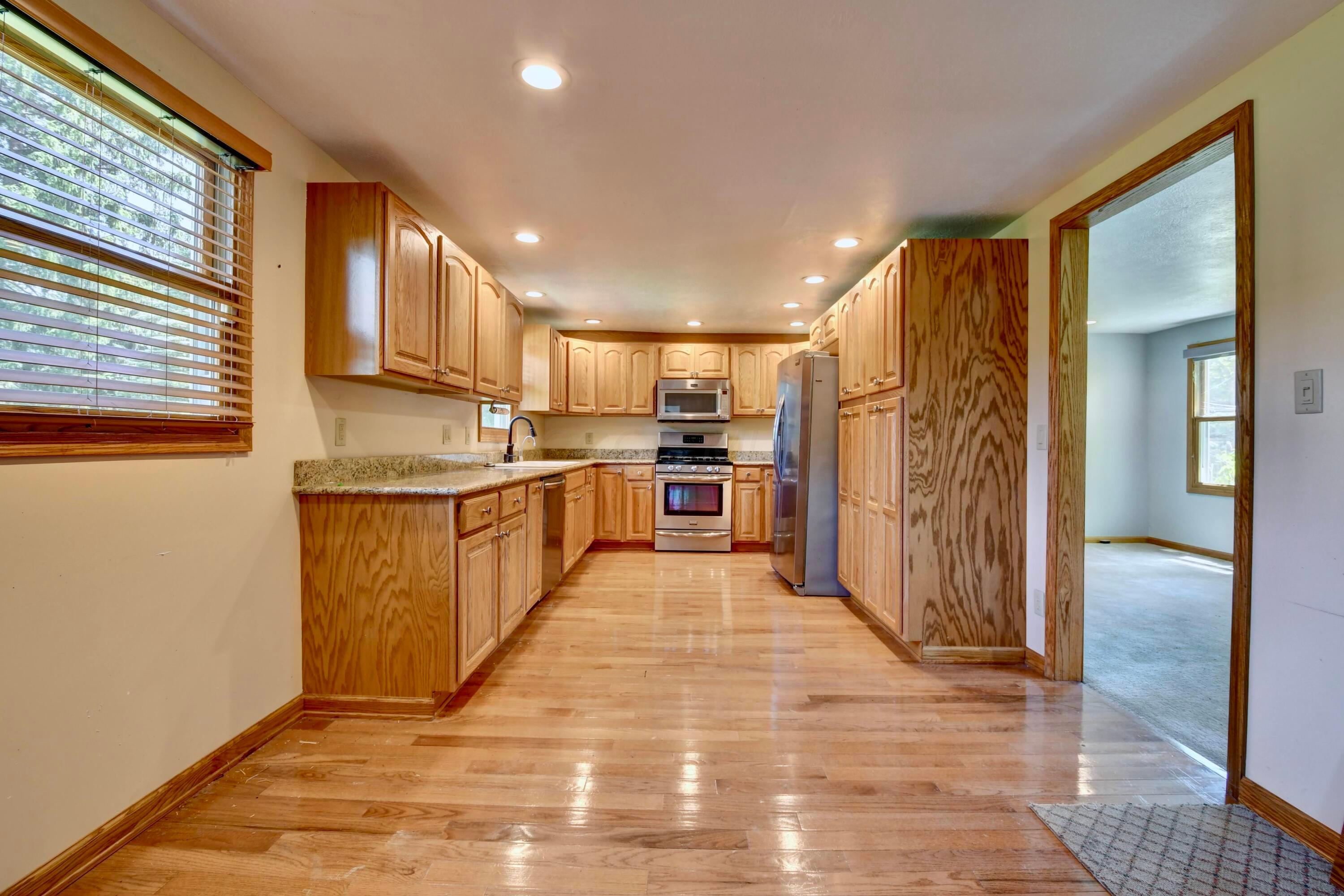 3993 Wadsworth Road Norton, OH 44203 - Photo 11 of 48