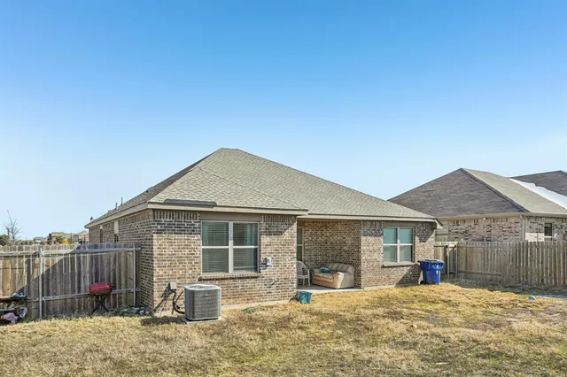 $2,300 | 1800 Tyne Way, Crowley, TX 76036