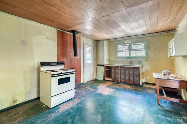 $197,000 | 175 Ranft Road, Placerville, ID 83666