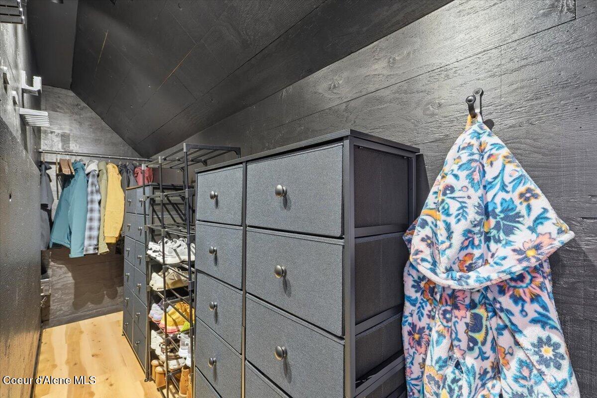 321 South 19th Street Coeur D'Alene, ID 83814 - Photo 24 of 38 24-Primary closet