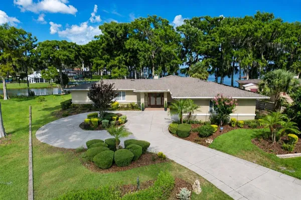 $873,800 | 1000 Loves Point Drive, Leesburg, FL 34748