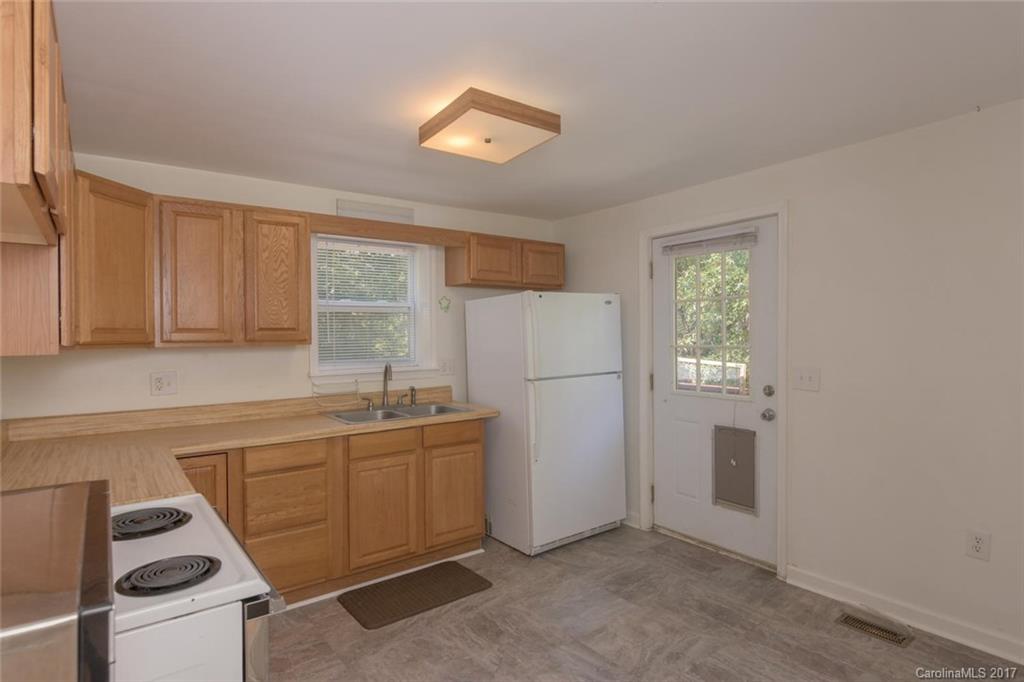 61 Harrison Hill Road Swannanoa, NC 28778 - Photo 4 of 24 Gallery Image 4