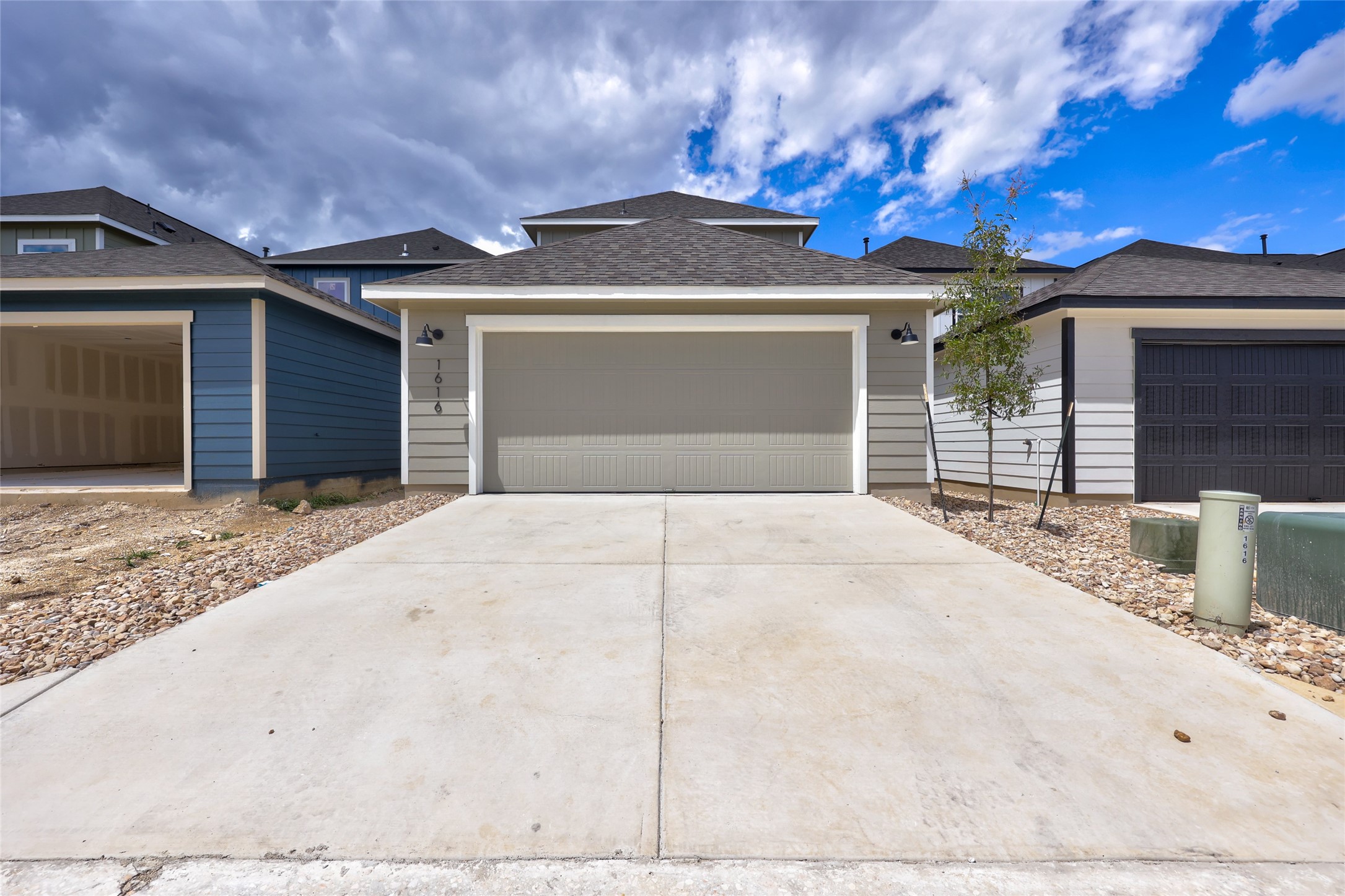 1616 Bella Drive Leander, TX 78641 - Photo 3 of 39