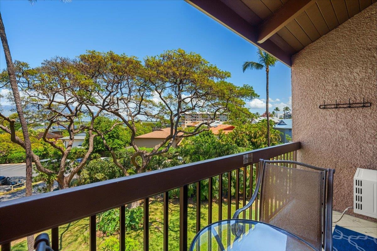 2191 South Kihei Road, Unit 2419 Kihei, HI 96753 - Photo 19 of 27 a view of a balcony with a pot