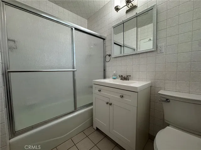 $3,200 | 3618 East La Jara Street, Long Beach, CA 90805