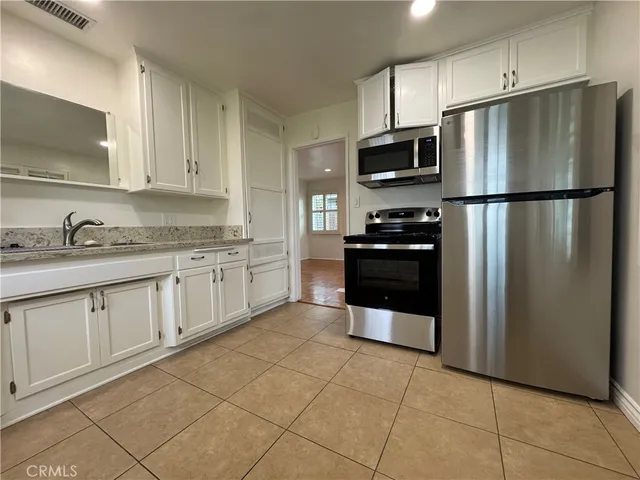 $3,200 | 3618 East La Jara Street, Long Beach, CA 90805