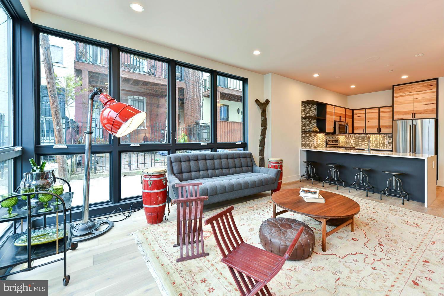 1012 Harvard Street Northwest, Unit 8 Washington, DC 20001 - Photo 4 of 24 Living Room