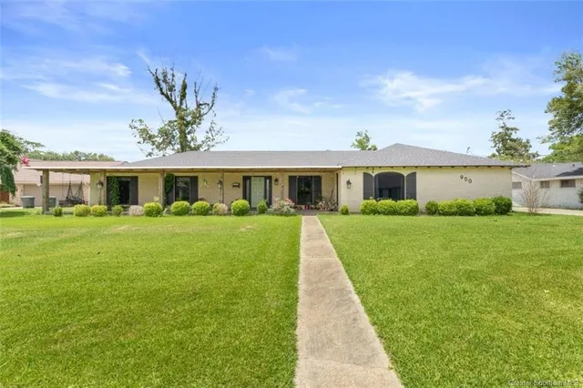 $440,000 | 950 Terry Lane, Lake Charles, LA 70605