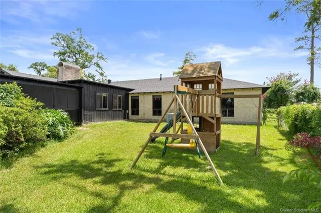 $440,000 | 950 Terry Lane, Lake Charles, LA 70605