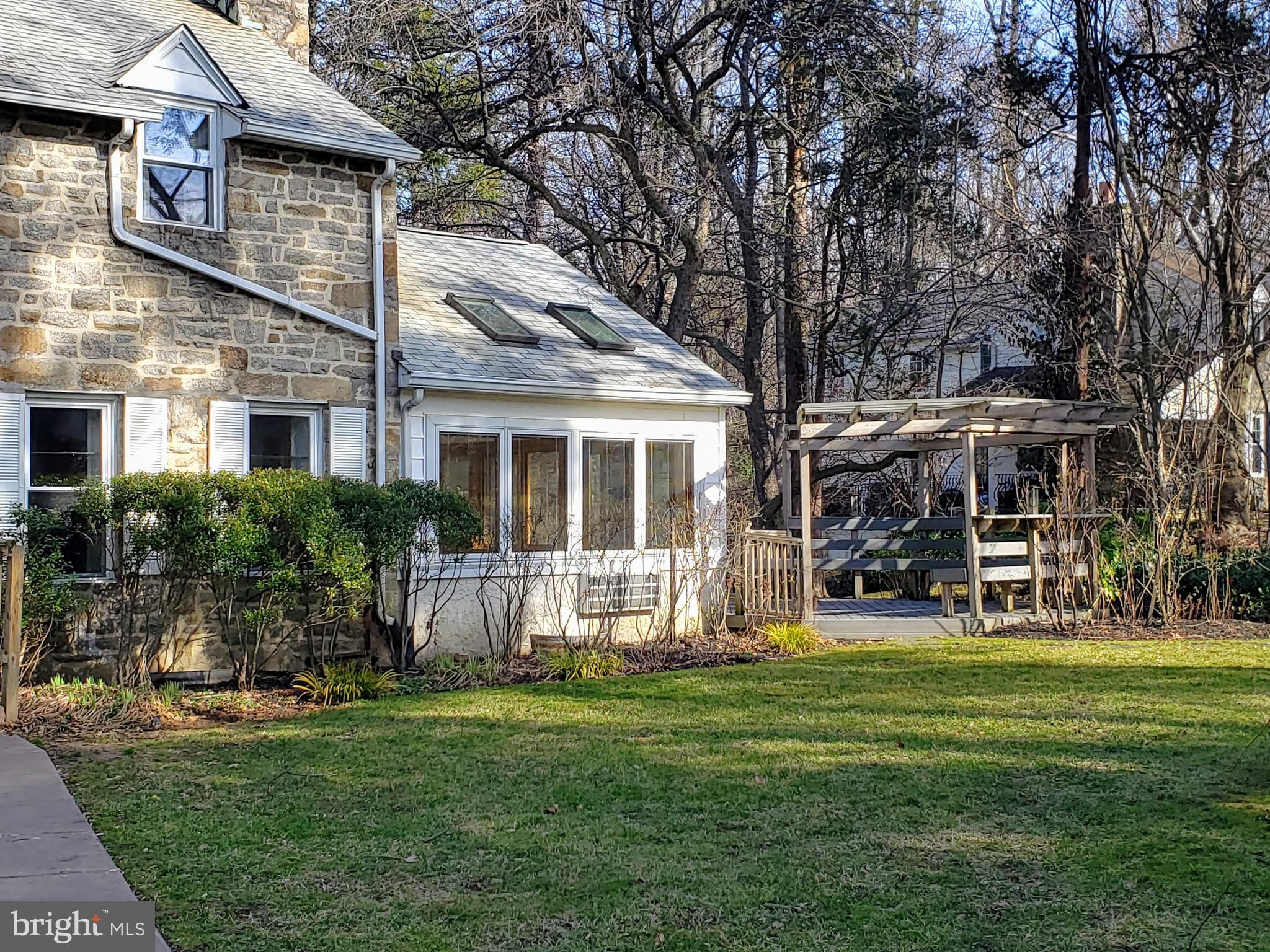 712 Arlington Road Narberth, PA 19072 - Photo 3 of 6