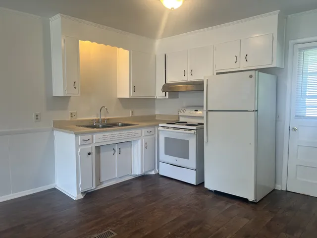 $975 | 1017 Clover Avenue, Murfreesboro, TN 37130