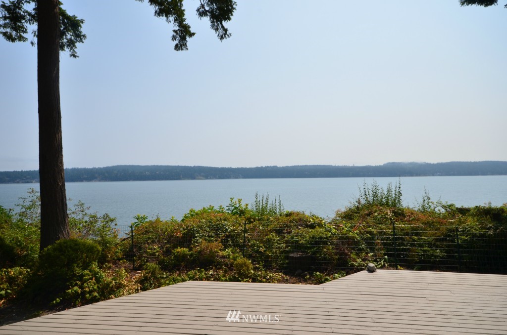 1280 Dines Point Road Greenbank, WA 98253 - Photo 1 of 18 Gallery Image 1