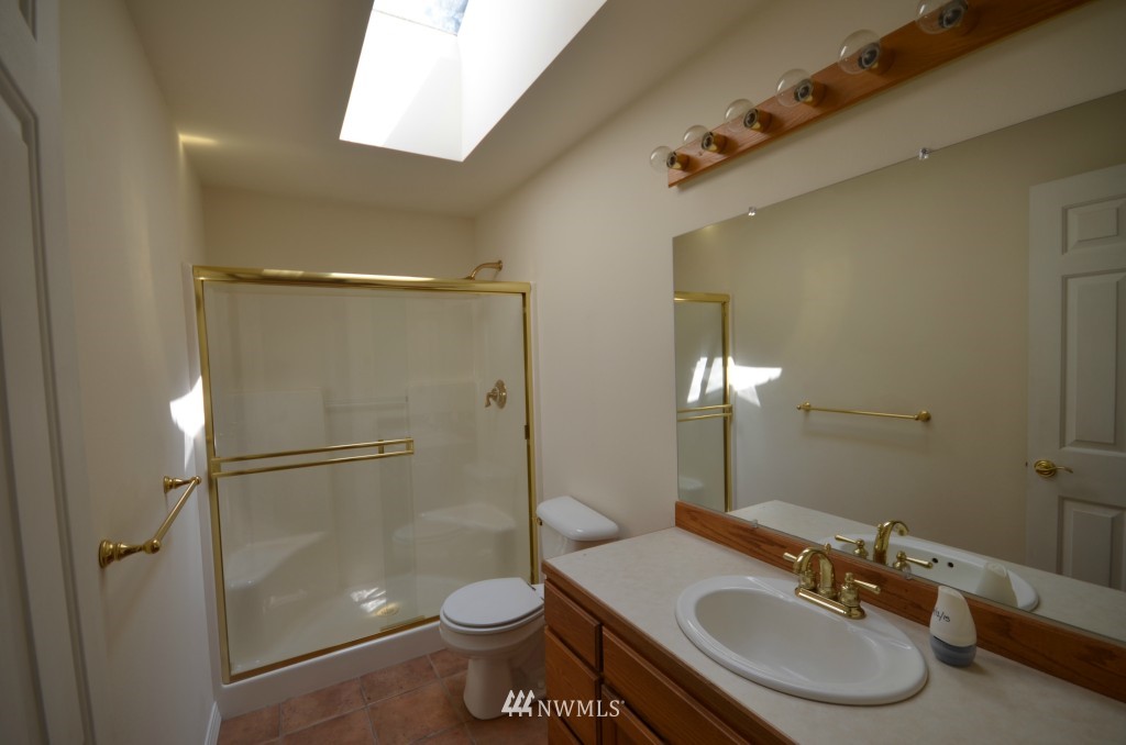 1280 Dines Point Road Greenbank, WA 98253 - Photo 14 of 18 Gallery Image 14