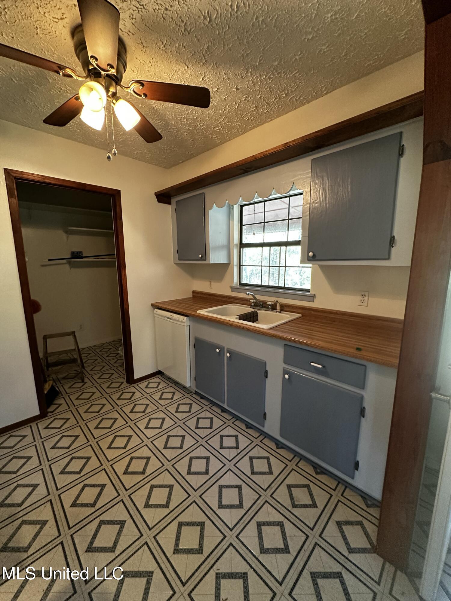 3844 Grand Bature Road Moss Point, MS 39562 - Photo 12 of 25 IMG_1091
