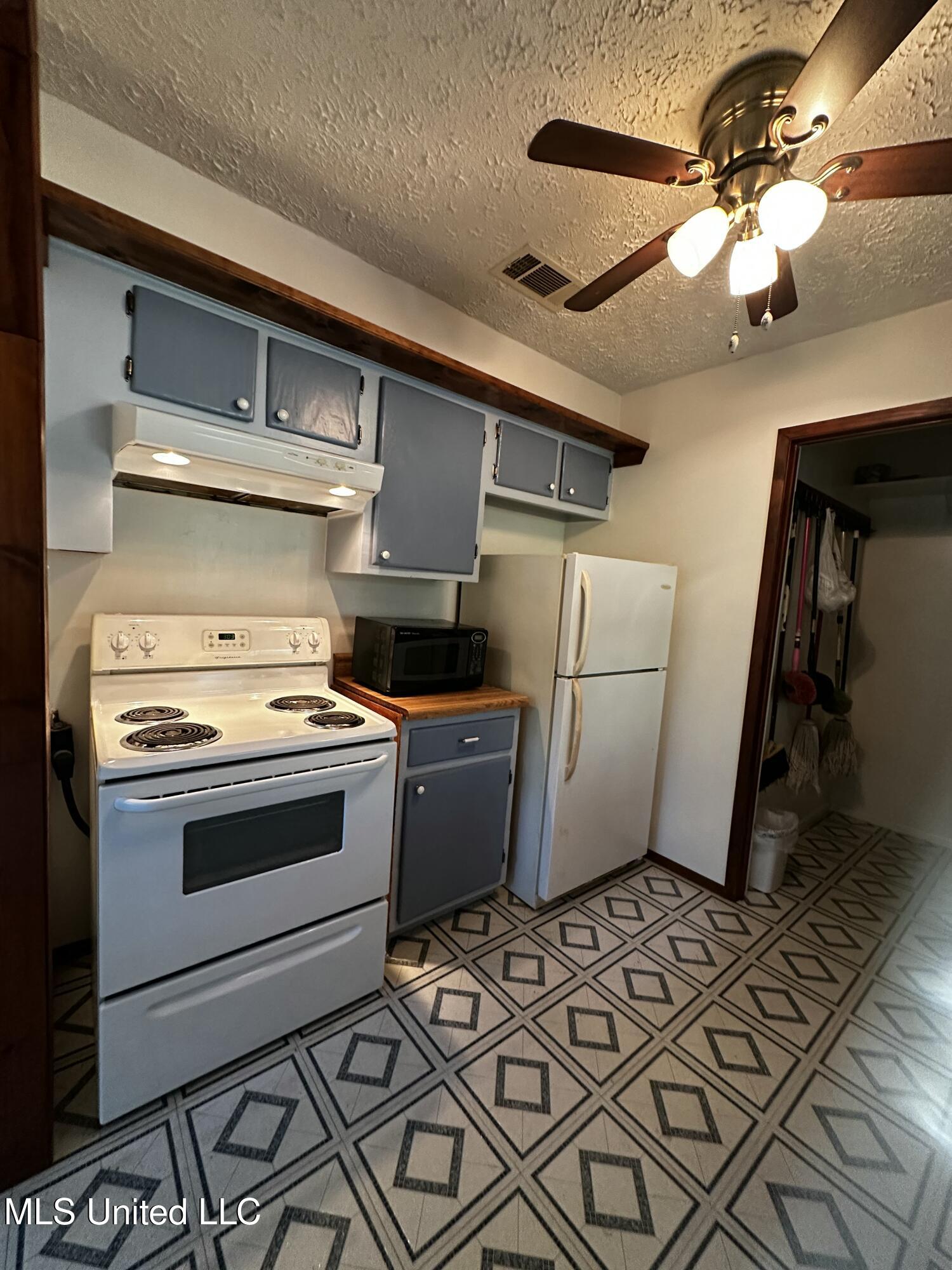 3844 Grand Bature Road Moss Point, MS 39562 - Photo 13 of 25 IMG_1096