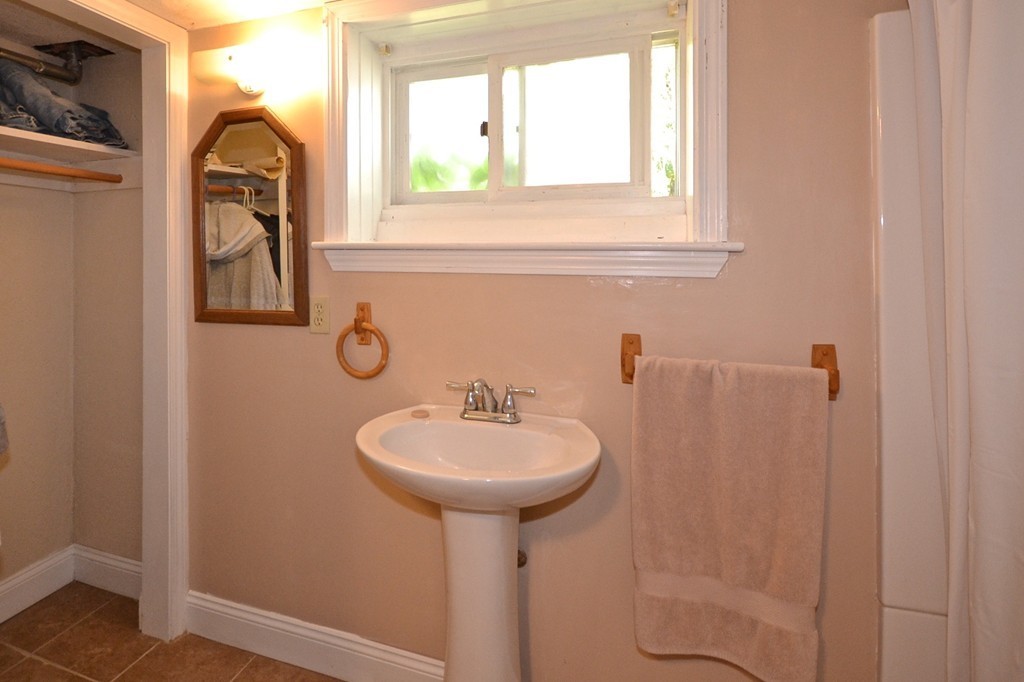 42 Edgewater Way Wareham, MA 02571 - Photo 18 of 24 Gallery Image 18