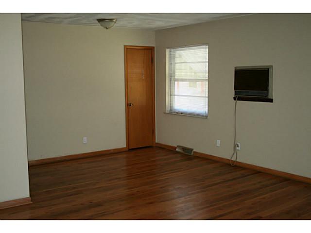 1119 Loring Road Columbus, OH 43224 - Photo 2 of 16 Gallery Image 2