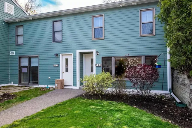 $2,595 | 508-ab Piscassic Street, Newmarket, NH 03857