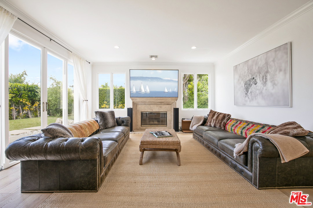 5618 Sea View Drive Malibu, CA 90265 - Photo 15 of 46