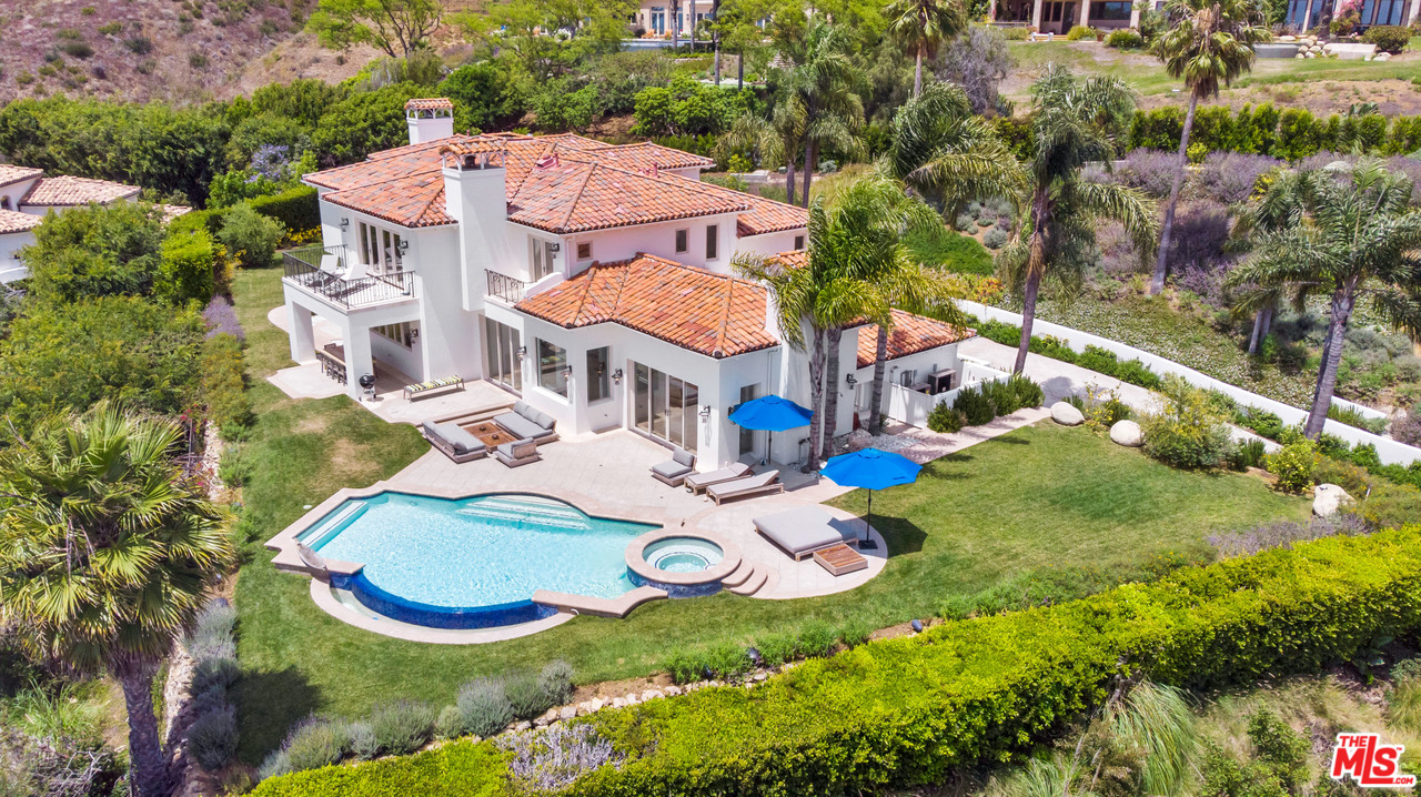 5618 Sea View Drive Malibu, CA 90265 - Photo 3 of 46