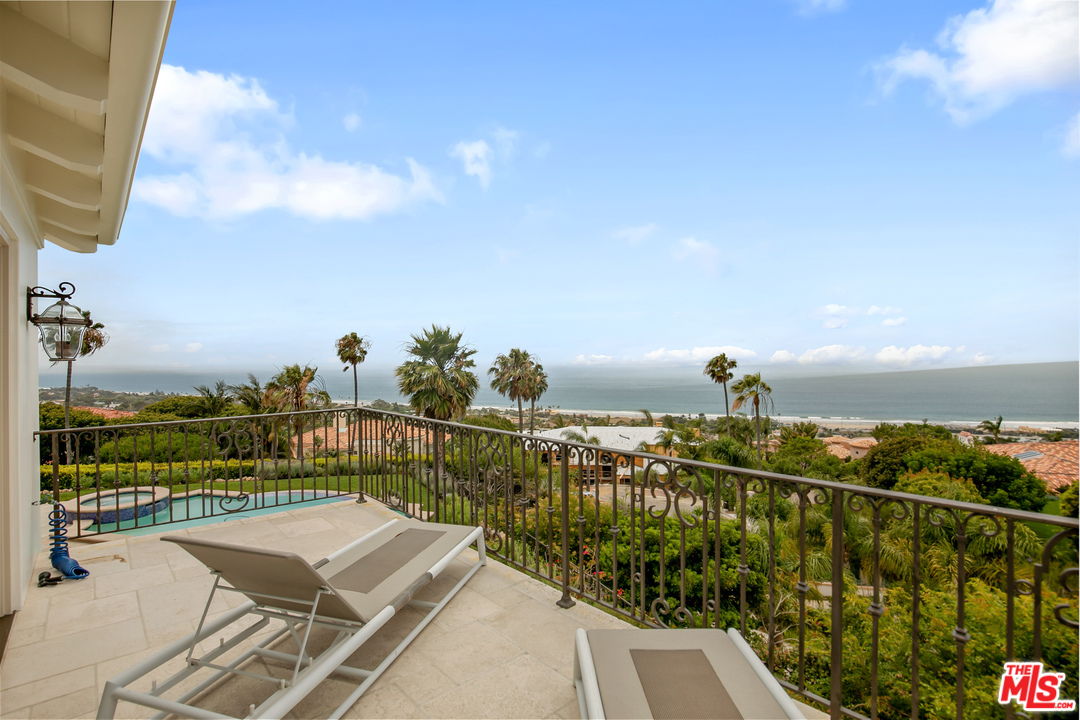 5618 Sea View Drive Malibu, CA 90265 - Photo 25 of 46