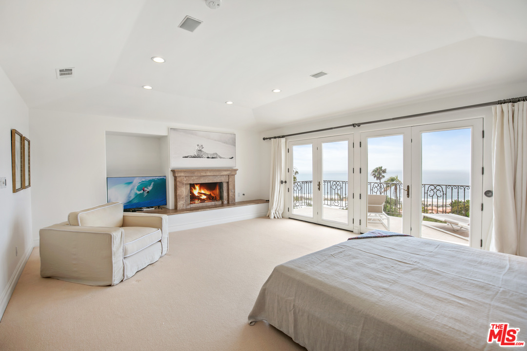 5618 Sea View Drive Malibu, CA 90265 - Photo 29 of 46