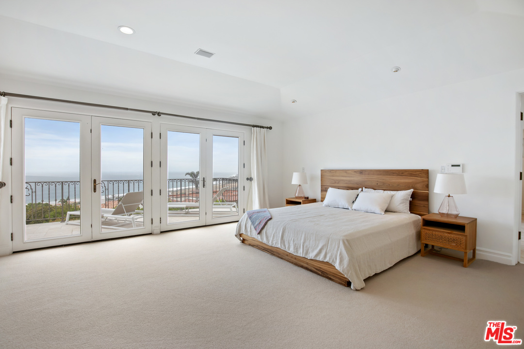 5618 Sea View Drive Malibu, CA 90265 - Photo 30 of 46