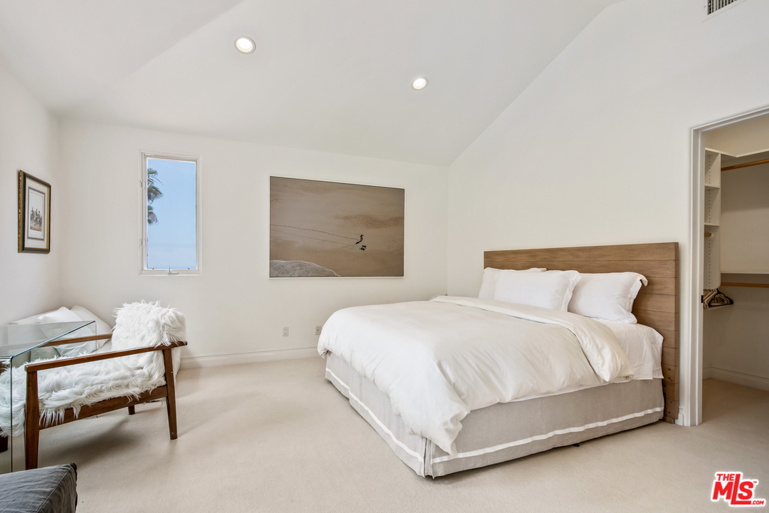 5618 Sea View Drive Malibu, CA 90265 - Photo 31 of 46