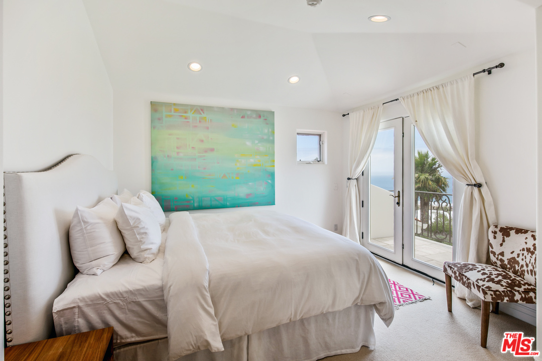 5618 Sea View Drive Malibu, CA 90265 - Photo 33 of 46