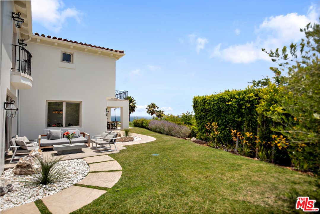 5618 Sea View Drive Malibu, CA 90265 - Photo 38 of 46