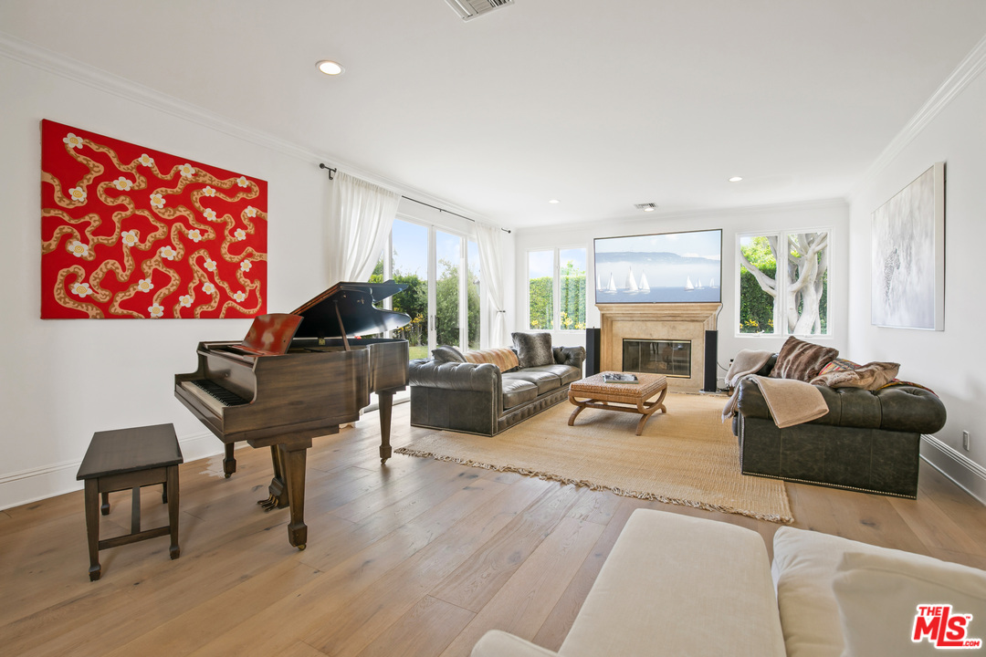 5618 Sea View Drive Malibu, CA 90265 - Photo 5 of 46