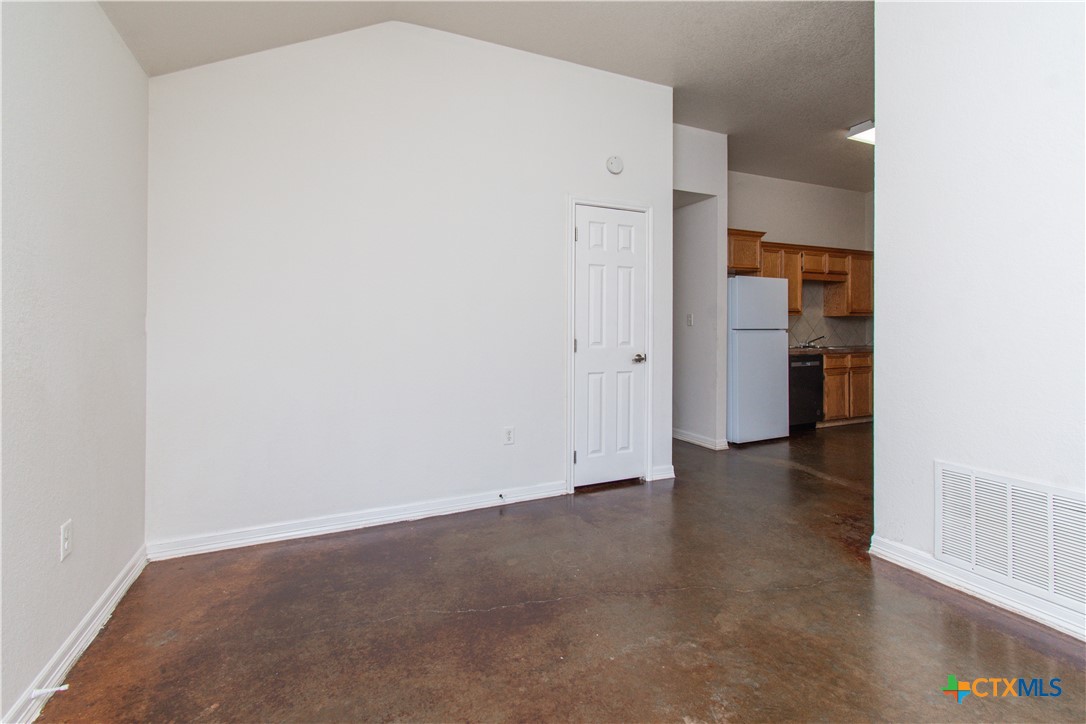 3104 Baldwin Loop, Unit A Killeen, TX 76549 - Photo 6 of 19 a view of an empty room