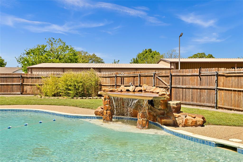 4031 Burleson Retta Road Burleson, TX 76028 - Photo 5 of 38