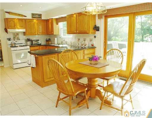 135 Hickory Road Somerset, NJ 08873 - Photo 3 of 10