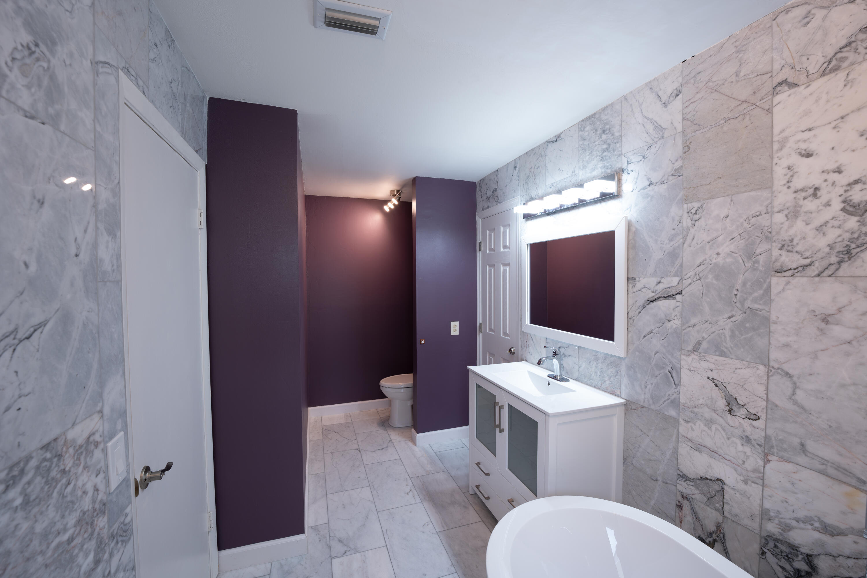 17031 Traverse Circle Jupiter, FL 33477 - Photo 10 of 36 20220918-MNF03654