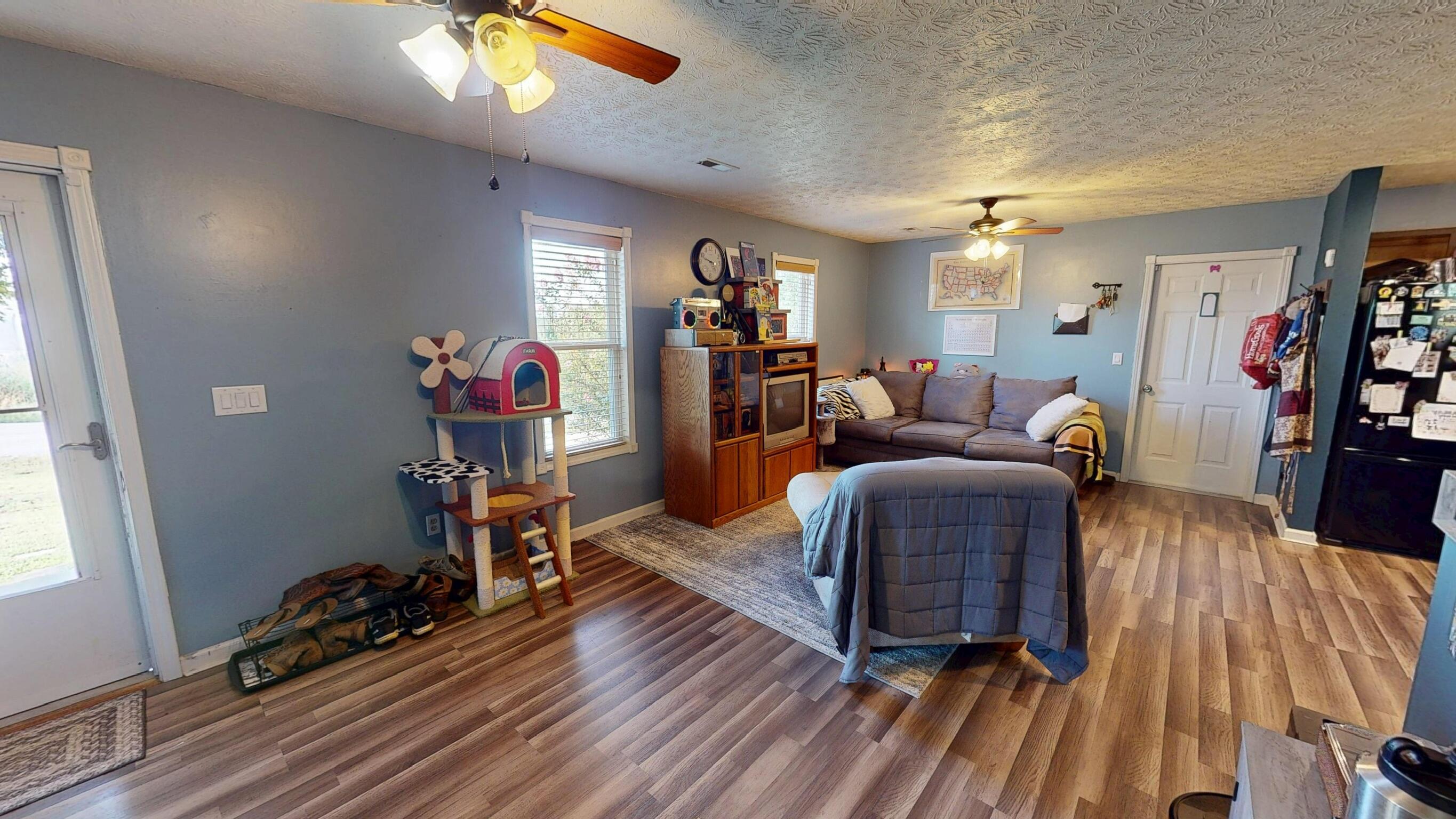 465 West Coleman Road Science Hill, KY 42553 - Photo 5 of 46 living room