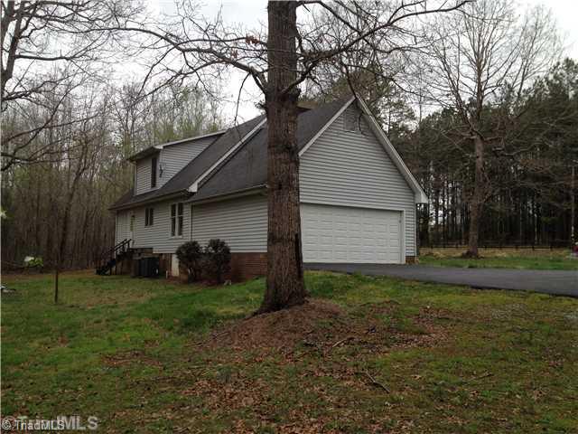 1872 Shiptontown Road Lexington, NC 27292 - Photo 3 of 9 Parking Lot/Garage.