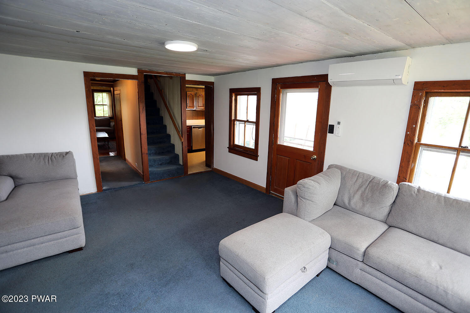 201 Chicopee Road Damascus, PA 18415 - Photo 7 of 32 Living Room
