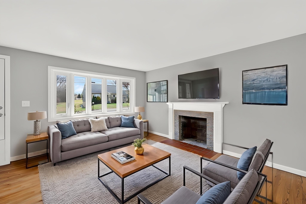 299 Fuller Street Ludlow, MA 01056 - Photo 4 of 23