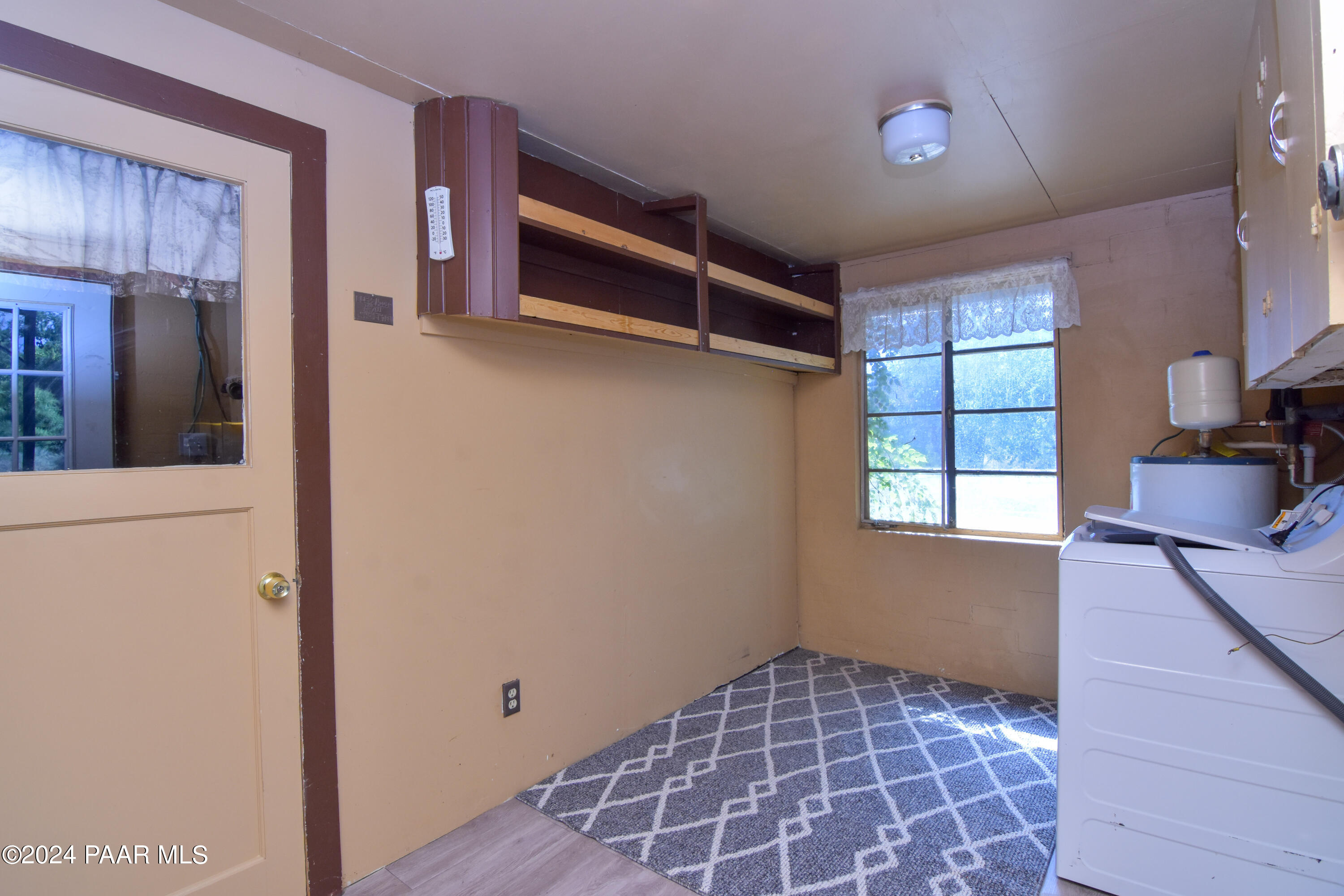 12380 Stage Coach Road Mayer, AZ 86333 - Photo 8 of 43 8 Laundry