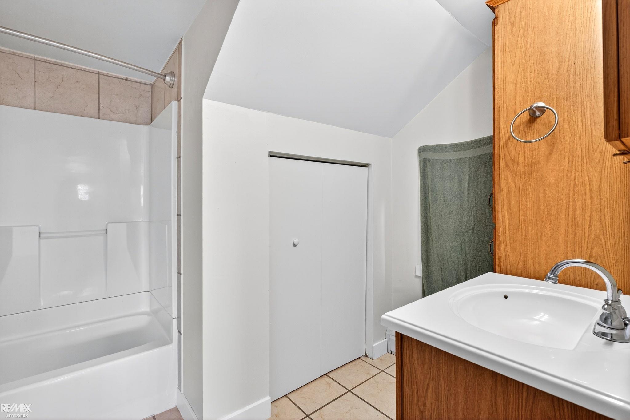 711 Smith Street Algonac, MI 48001 - Photo 18 of 27
