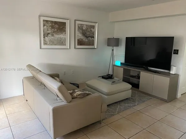 $3,200 | 6995 Northwest 173rd Drive, Unit 2105, Hialeah, FL 33015