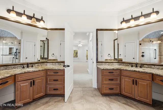 $939,900 | 1062 Water Pl Way, Knoxville, TN 37922