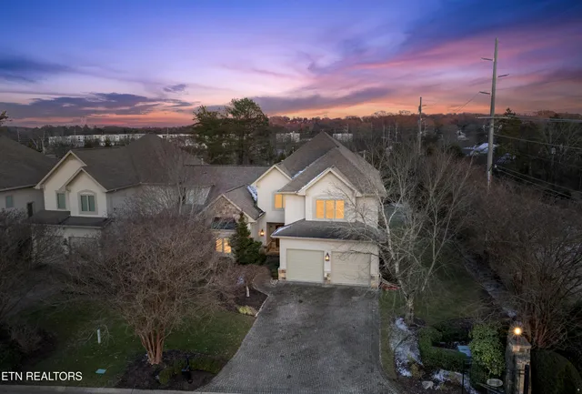 $939,900 | 1062 Water Pl Way, Knoxville, TN 37922