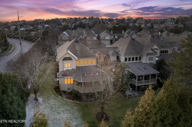 $939,900 | 1062 Water Pl Way, Knoxville, TN 37922