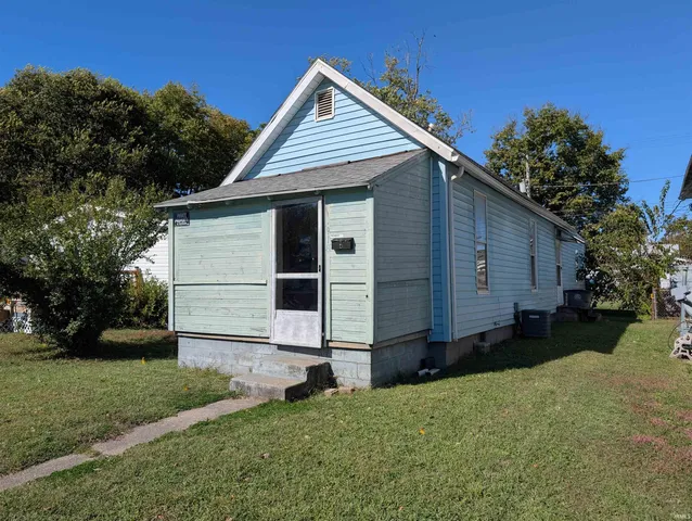 $44,900 | 918 North 12th Street, Vincennes, IN 47591