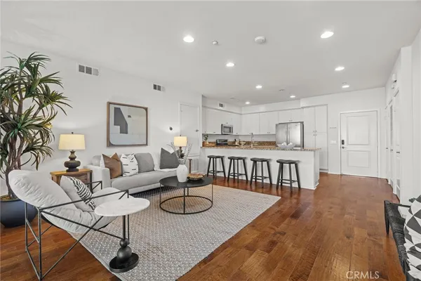 $699,000 | 5540 Strand, Unit 201, Hawthorne, CA 90250