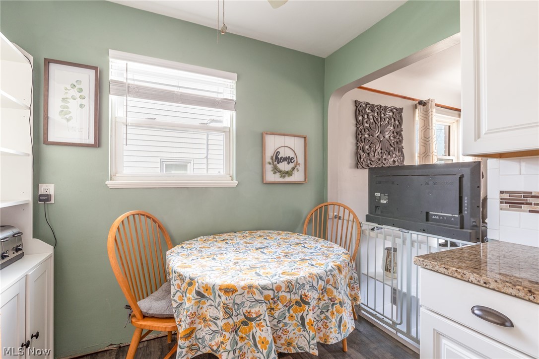 5215 Redfern Road Parma, OH 44134 - Photo 8 of 21