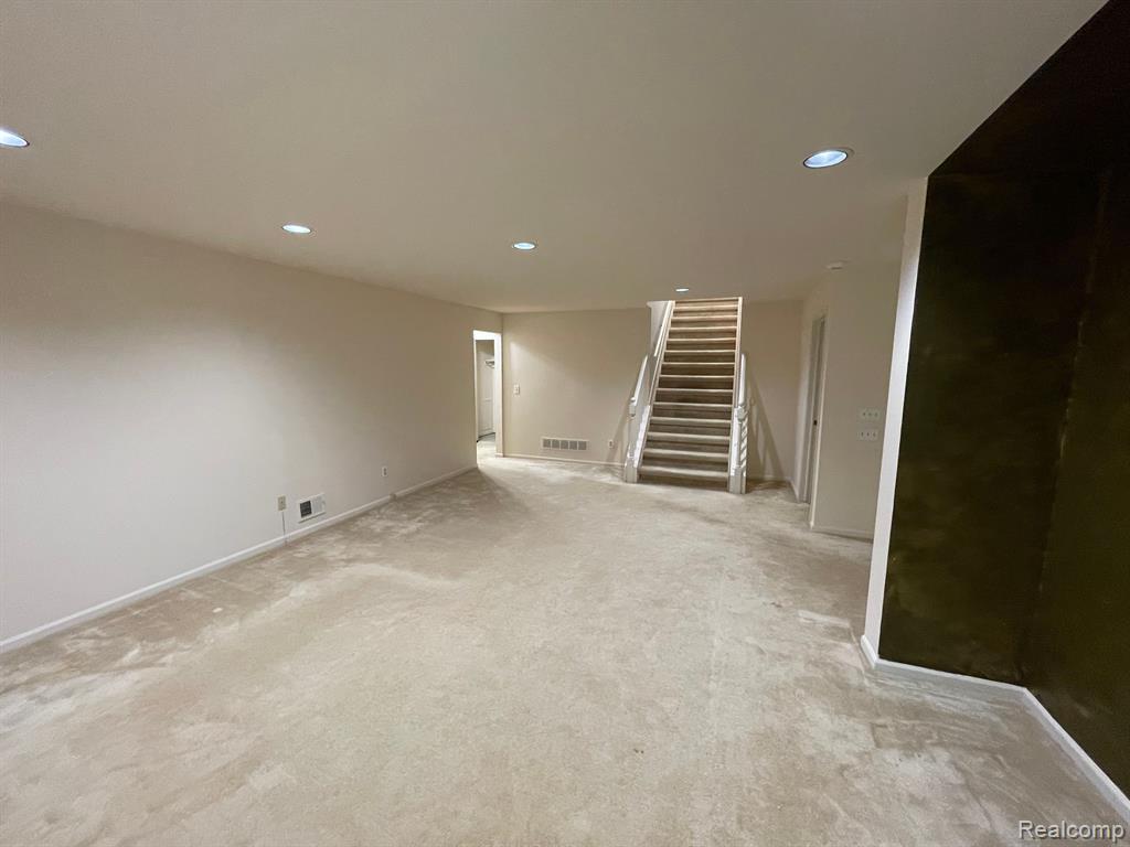 6267 Celeste Road West Bloomfield, MI 48322 - Photo 39 of 51 Gallery Image 39
